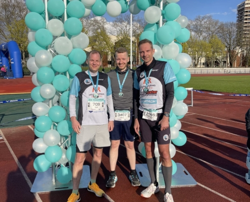 Im Ziel mit Medaille