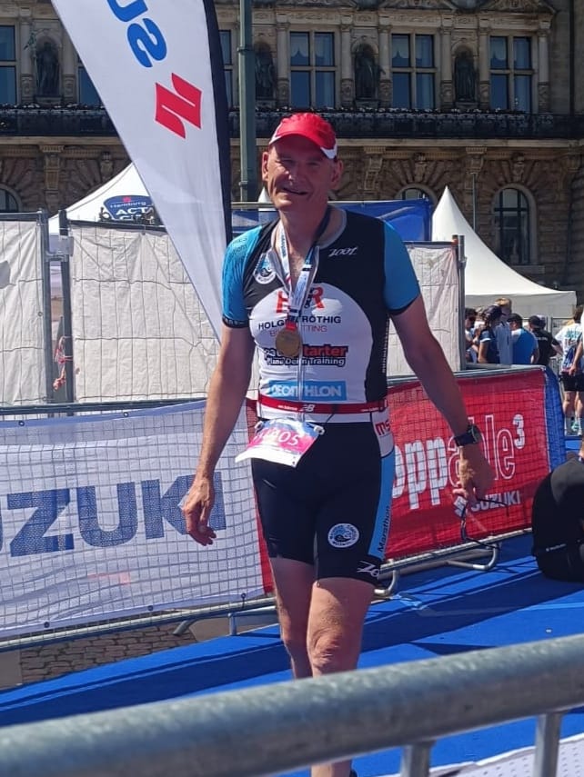 Andreas Sauer im Ziel- Hamburg Kurzdistanz